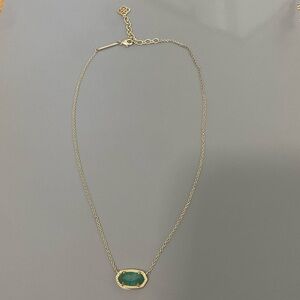 Kendra Scott necklace